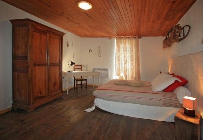 吉特德斯珐克昂斯酒店 Faucon-de-Barcelonnette 客房 照片